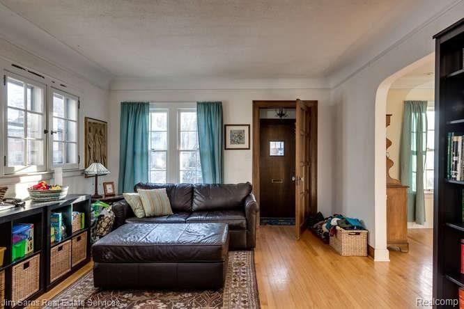 326 Moran Road Grosse Pointe, MI 48236 - Photo 10 of 23 326 Moran Rd Grosse Pointe-small-013-12-326 Moran Road0013FULL-666x444-72dpi.jpg