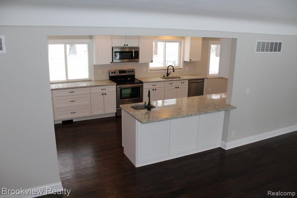 2956 Hillendale Drive Rochester Hills, MI 48309 - Photo 15 of 31