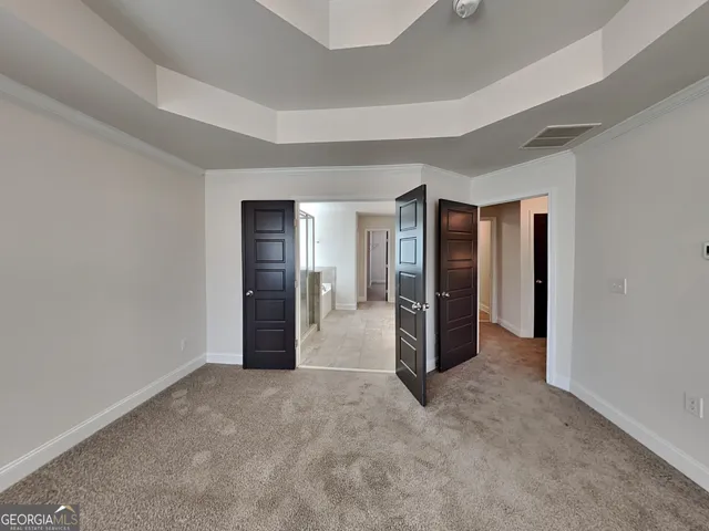 a view of a livingroom with an empty space