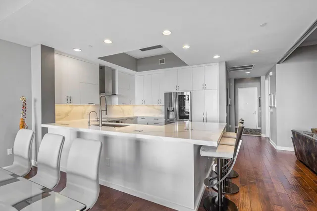 $5,250 | 2640 Lake Shore Drive, Unit 2609, Riviera Beach, FL 33404