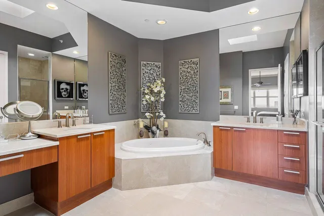 $5,250 | 2640 Lake Shore Drive, Unit 2609, Riviera Beach, FL 33404