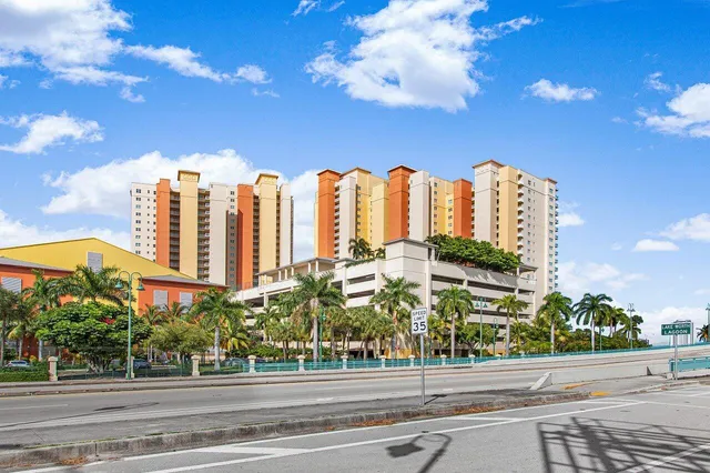 $5,250 | 2640 Lake Shore Drive, Unit 2609, Riviera Beach, FL 33404