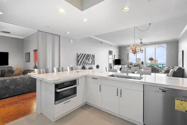 $5,250 | 2640 Lake Shore Drive, Unit 2609, Riviera Beach, FL 33404