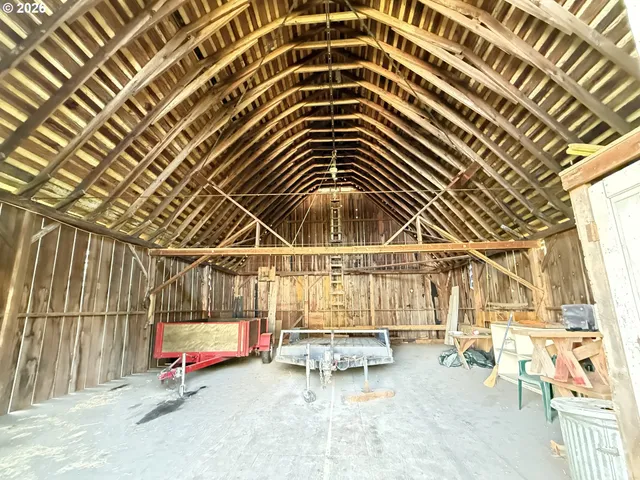 $1,150,000 | 6884 South Hansen Lane, Aurora, OR 97002