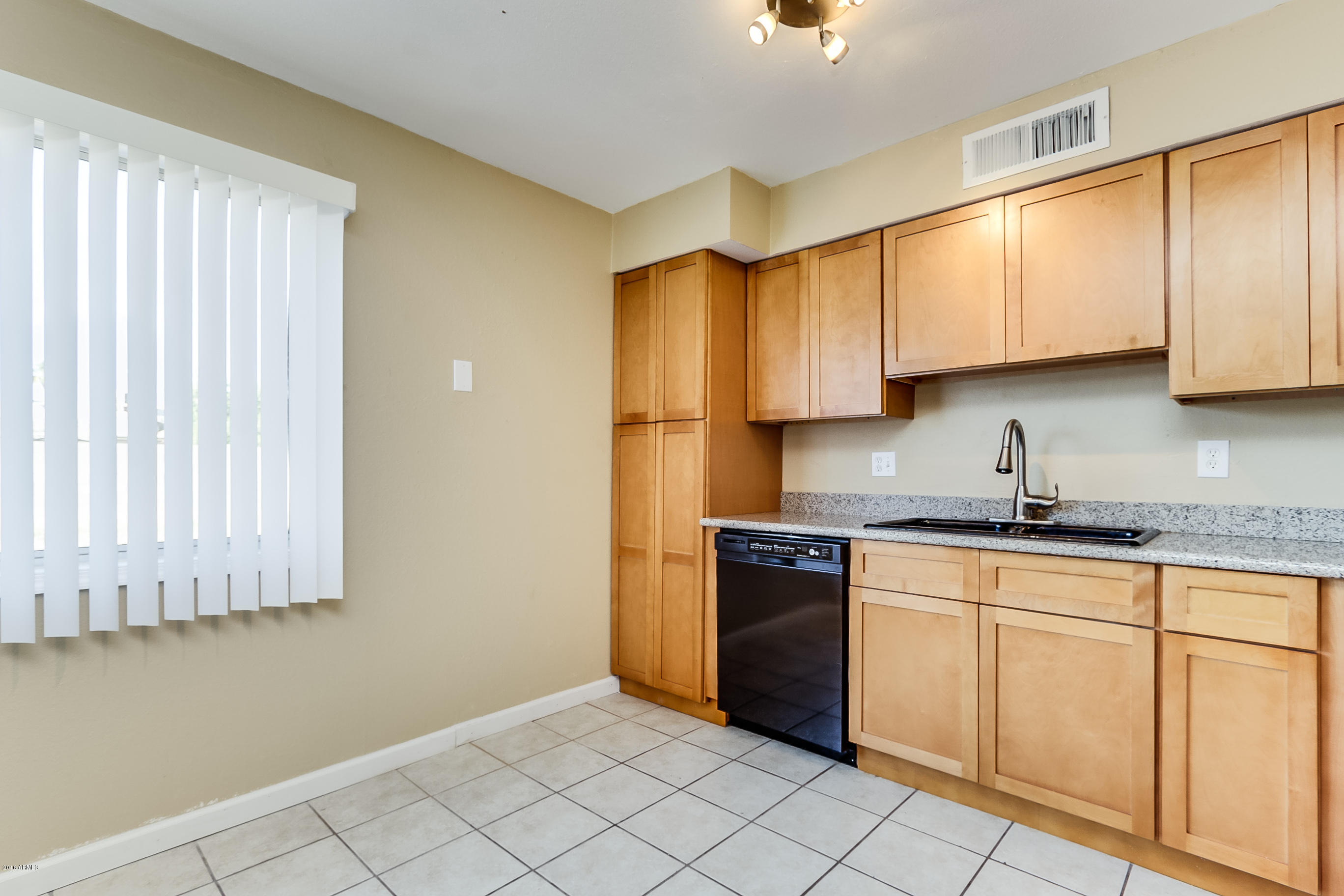 8614 West Piccadilly Road Phoenix, AZ 85037 - Photo 3 of 29 Picadilly - 006