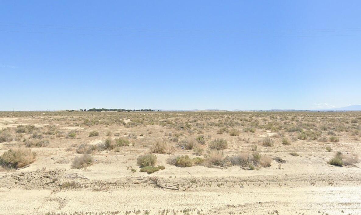 E2 28th Street West Lancaster, CA 93536 - Photo 1 of 12 a view of city