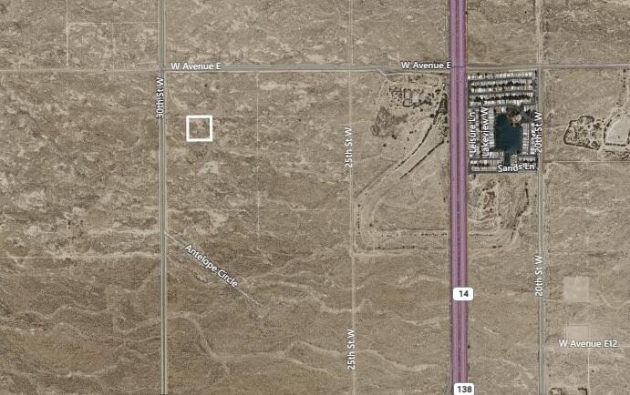 E2 28th Street West Lancaster, CA 93536 - Photo 3 of 12 a bathroom with a shower