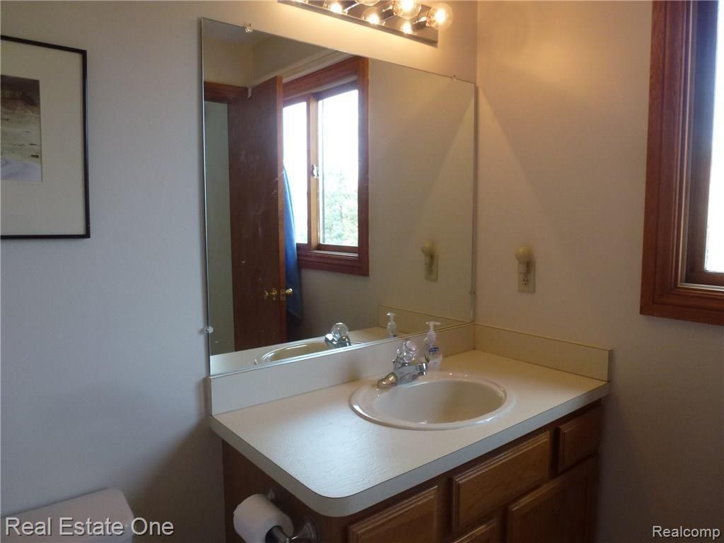 2176 Rochelle Park Drive, Unit 108 Rochester, MI 48309 - Photo 31 of 42 P1060310.JPG