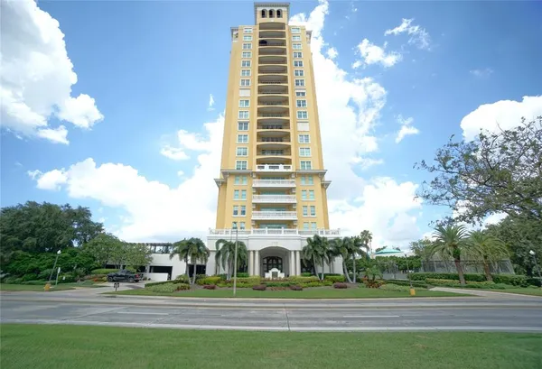 $3,200 | 345 Bayshore Boulevard, Unit 1810, Tampa, FL 33606