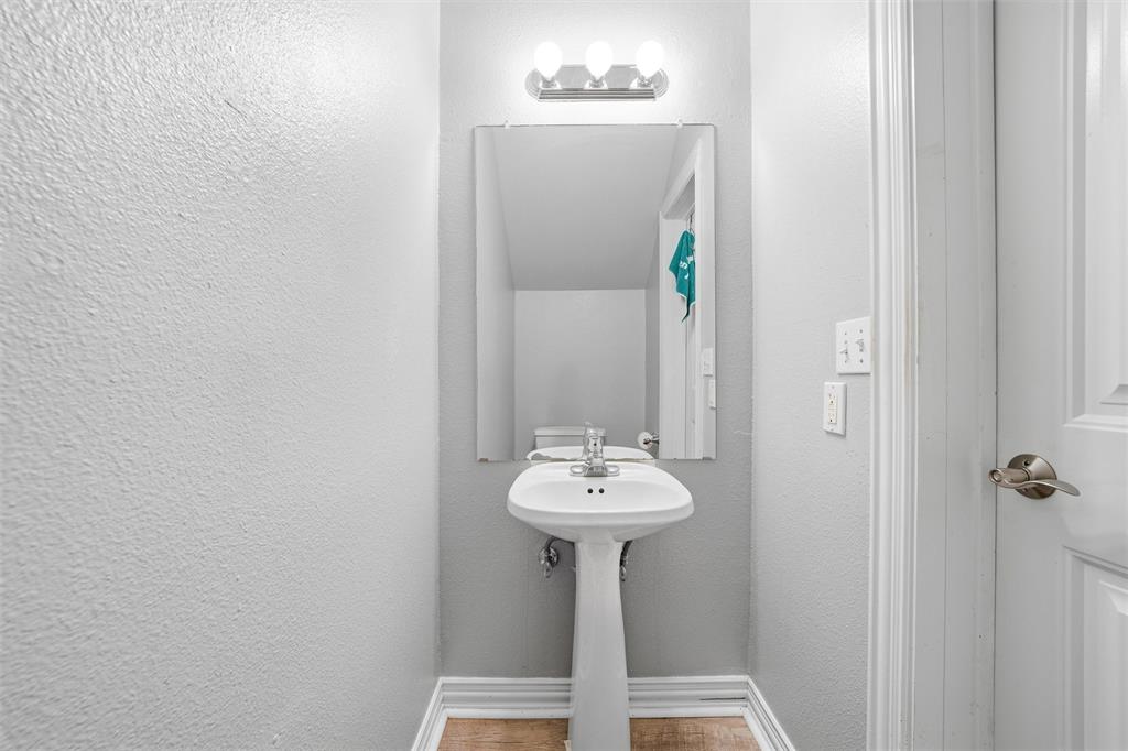 2410 South 2nd Street, Unit 737 Waco, TX 76706 - Photo 11 of 40 downstairs half bathroom