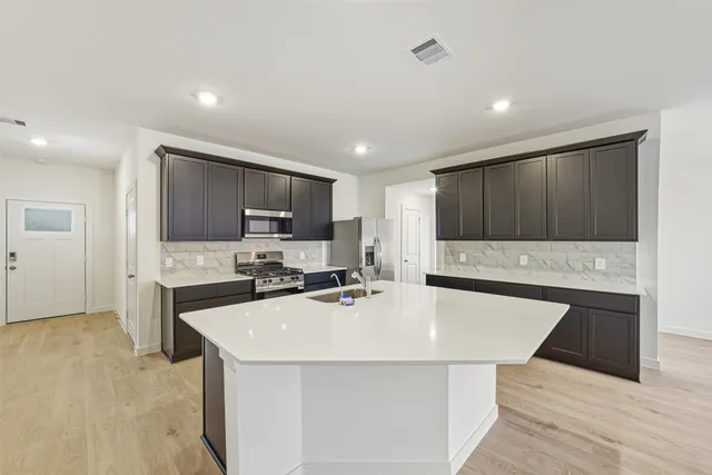 $2,500 | 4322 Camden Lakes Street, Fulshear, TX 77494