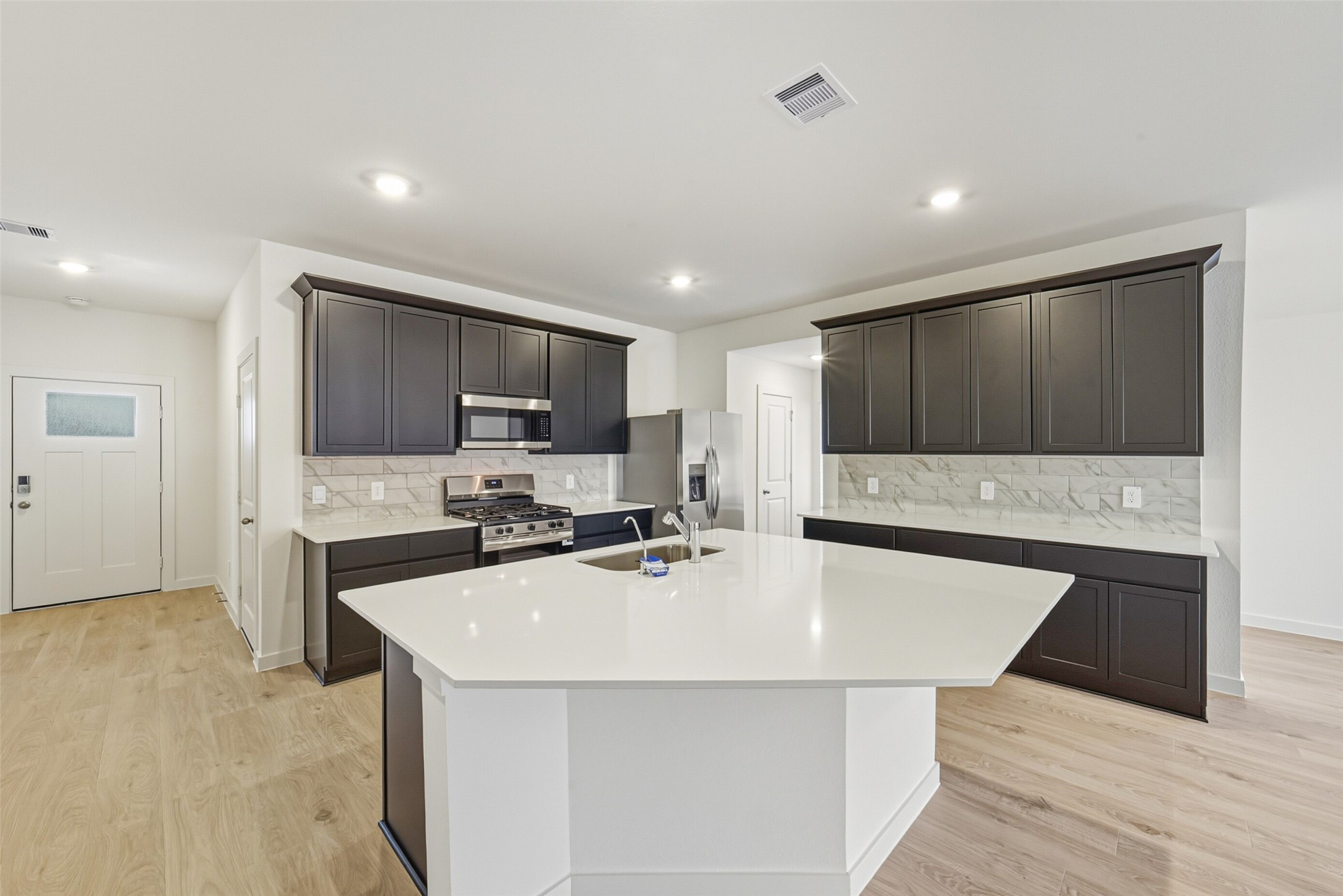 4322 Camden Lakes Street Fulshear, TX 77494 - Photo 9 of 28