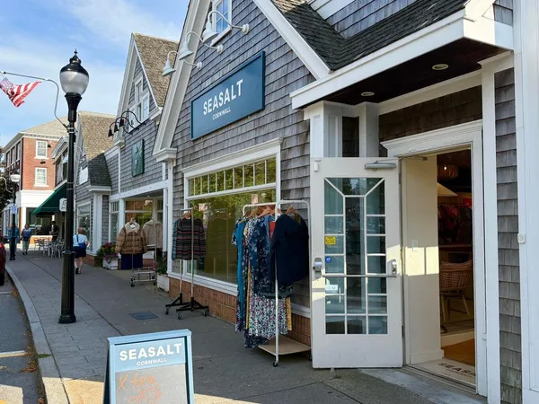$1,125,000 | 69 Two Ponds Road, Falmouth, MA 02540