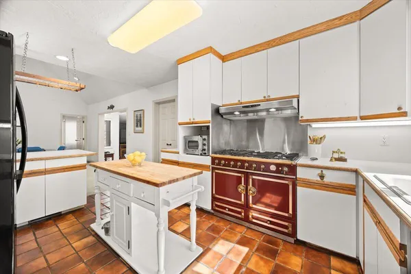 $1,125,000 | 69 Two Ponds Road, Falmouth, MA 02540