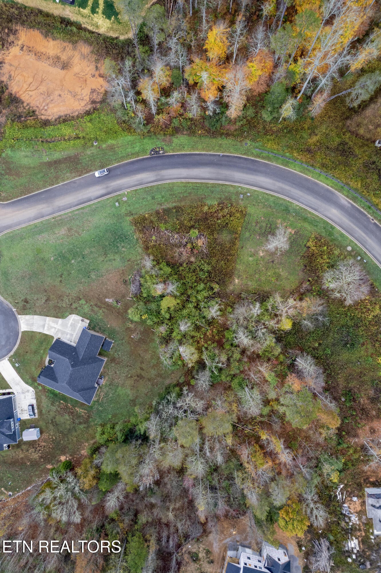 162 Frst Crk Parkway Oak Ridge, TN 37830 - Photo 8 of 10 a view of a yard with an outdoor space