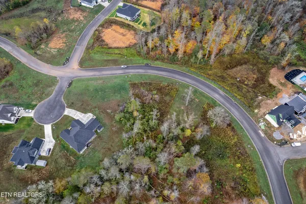 $860,000 | 162 Frst Crk Parkway, Oak Ridge, TN 37830