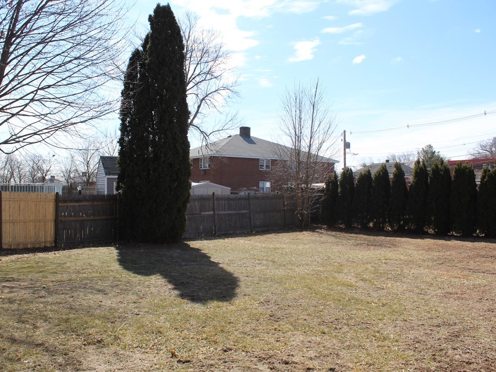 9 Briarwood Road Waltham, MA 02452 - Photo 3 of 5 Gallery Image 3