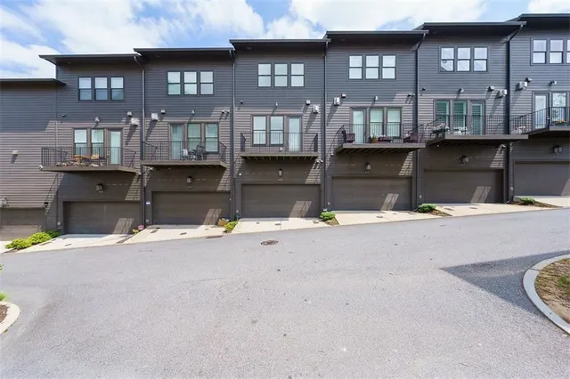 $4,350 | 6655 Sterling Drive, Sandy Springs, GA 30328