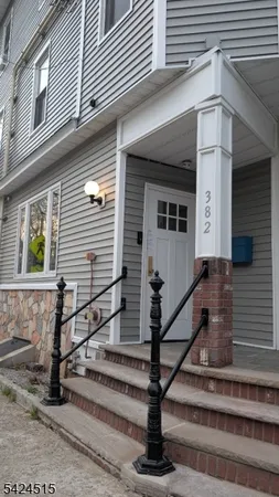 $2,200 | 382 Belleville Avenue, Unit 2L, Belleville, NJ 07109