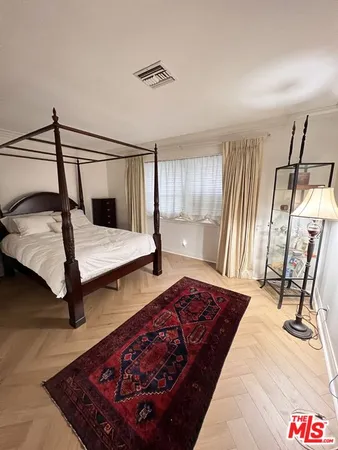 $15,999 | 11570 Sunset Boulevard, Los Angeles, CA 90049