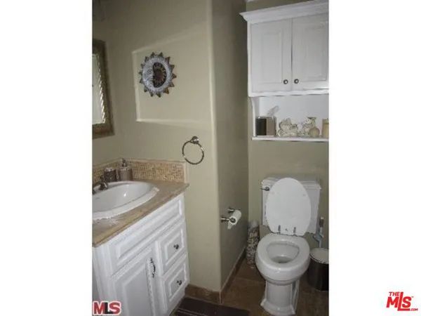 $15,999 | 11570 Sunset Boulevard, Los Angeles, CA 90049