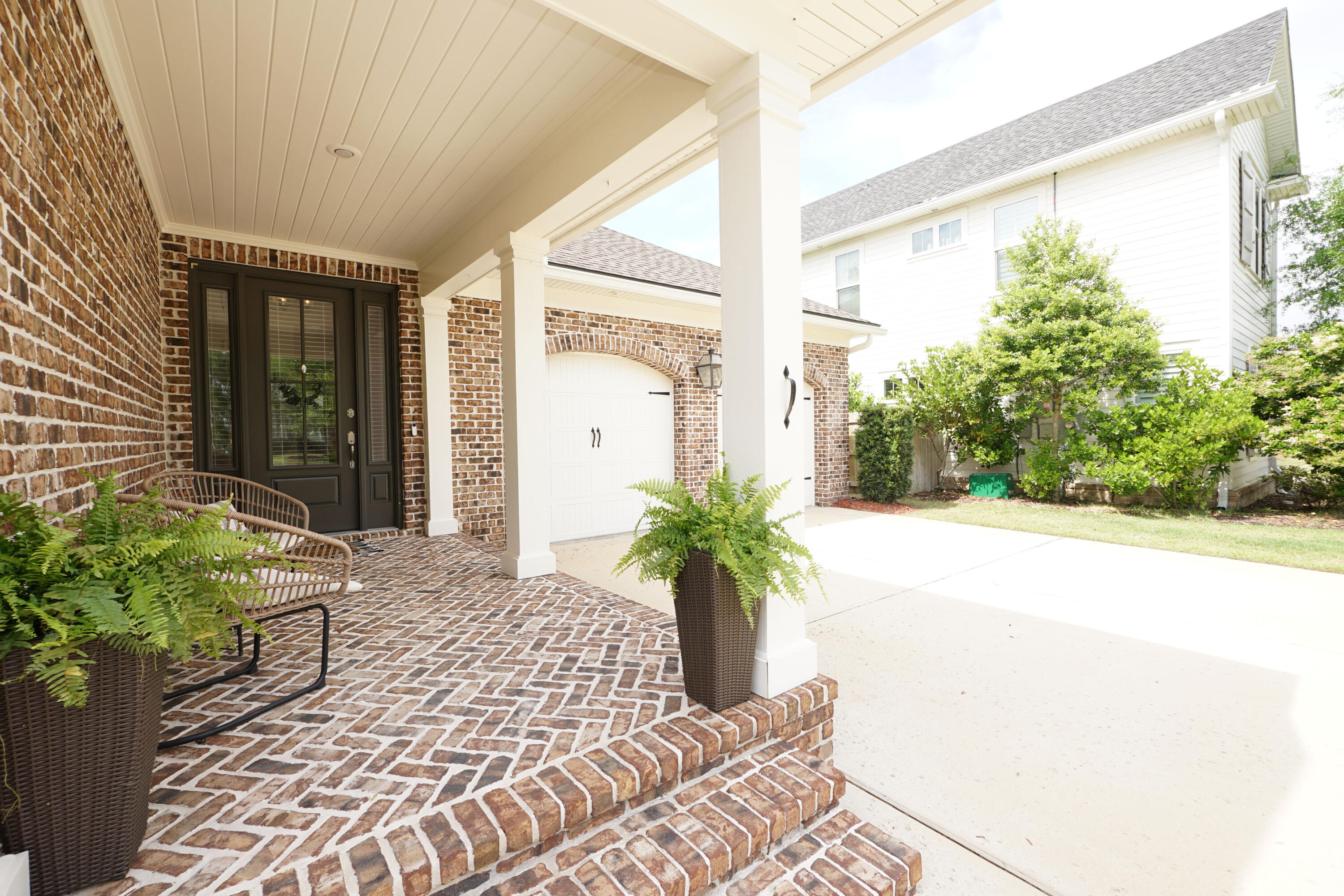 1144 Deer Moss Loop Niceville, FL 32578 - Photo 4 of 55 1144DeerMossFrtPorch3