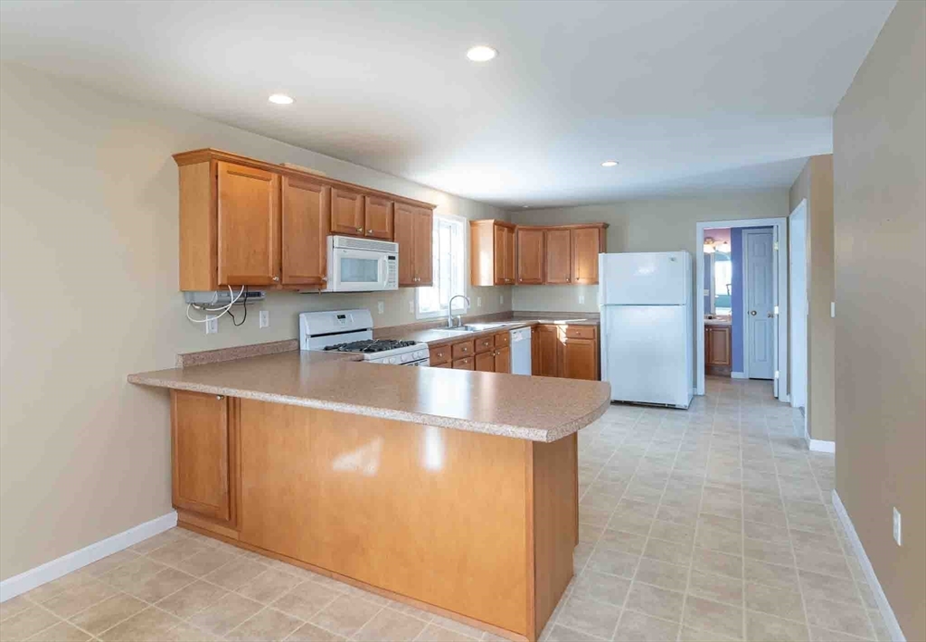 37 Summer Hill Road Dracut, MA 01826 - Photo 5 of 42