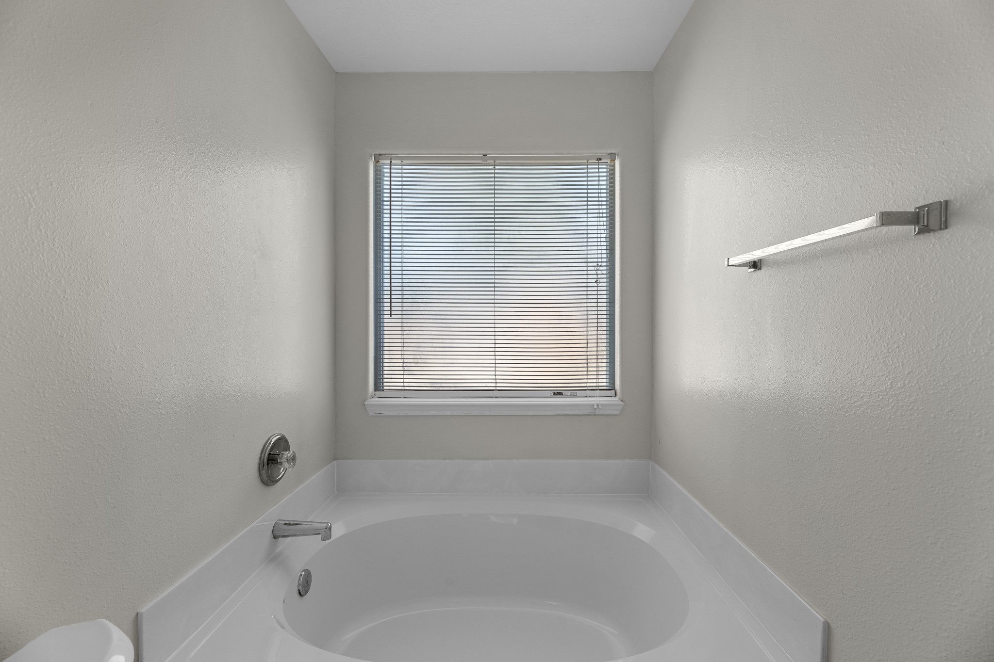 16810 Perryton Lane Houston, TX 77073 - Photo 17 of 26 A garden soaking tub for relaxing