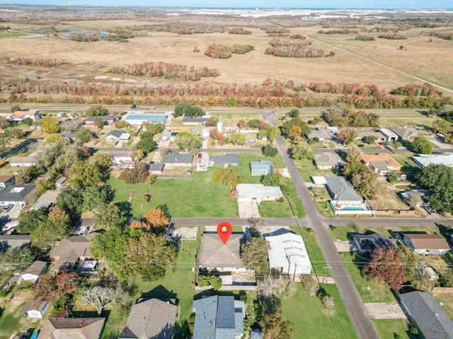 $260,000 | 7918 Bayside Drive, Beach City, TX 77523