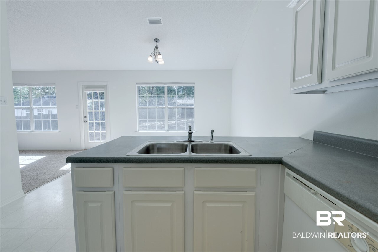 7159 Bridgemill Drive Mobile, AL 36619 - Photo 17 of 34 Kitchen