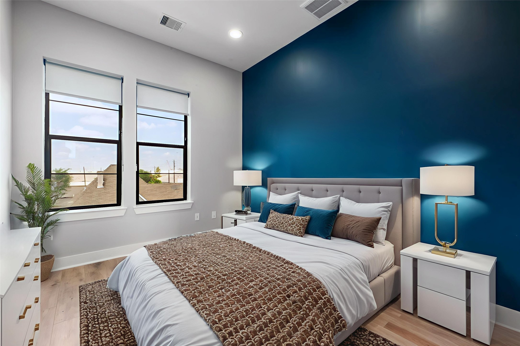 1705 Weber Street Houston, TX 77007 - Photo 13 of 25 3rd Floor Bedroom - Virtual Staging