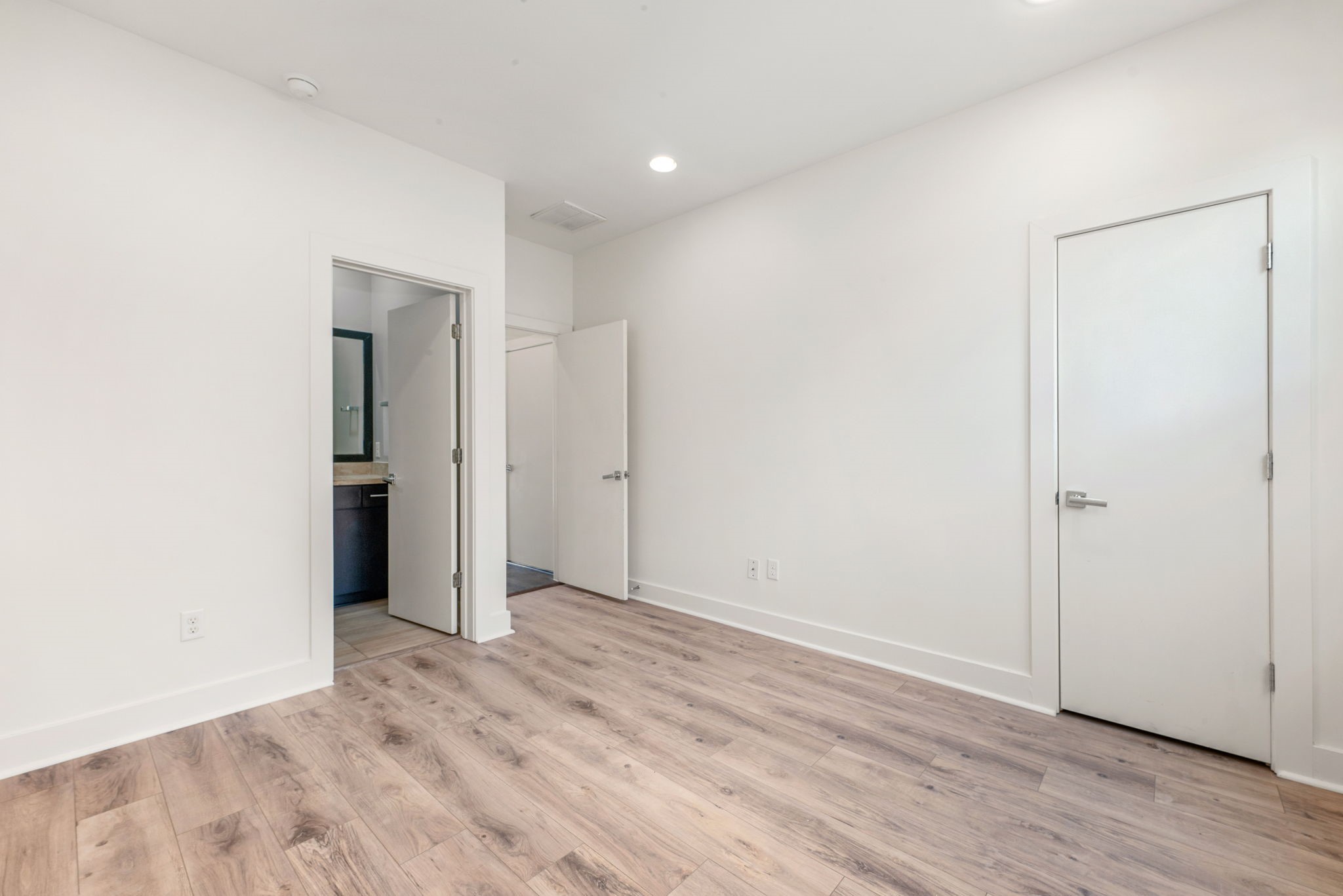 1705 Weber Street Houston, TX 77007 - Photo 19 of 25 1st Floor Bedroom