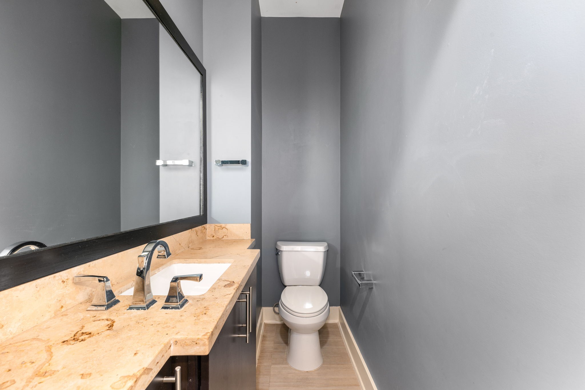 1705 Weber Street Houston, TX 77007 - Photo 9 of 25 2nd Floor Powder Room