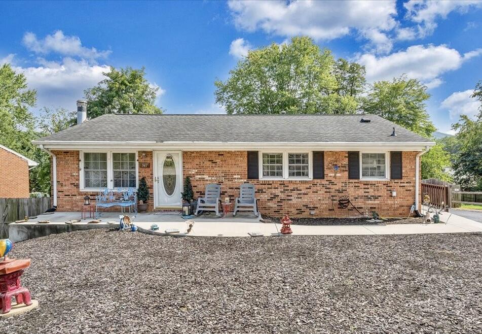 947 Estates Road Southeast Roanoke, VA 24014 - Photo 1 of 21 Welcome Home!!