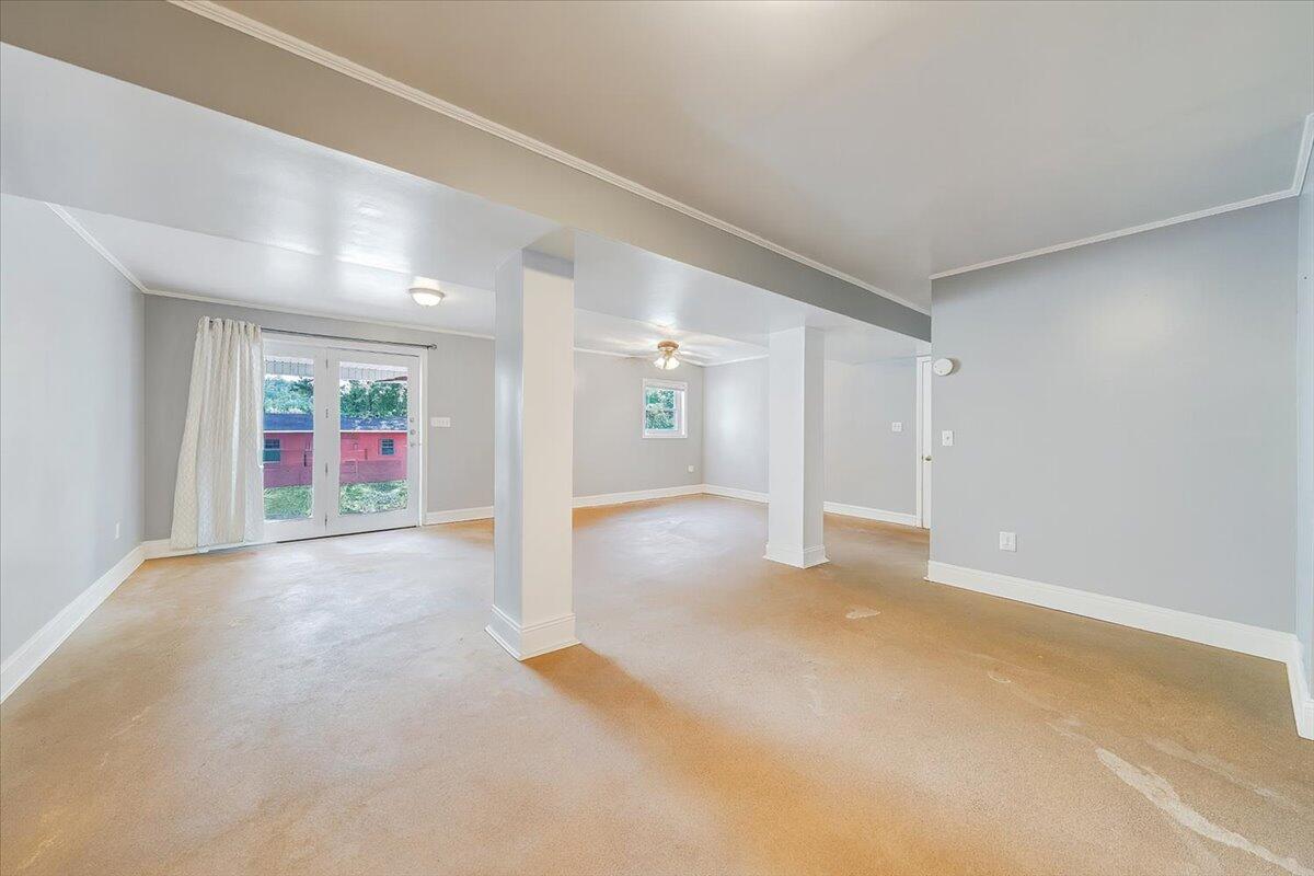 947 Estates Road Southeast Roanoke, VA 24014 - Photo 16 of 21 Virtually Cleared Great Room
