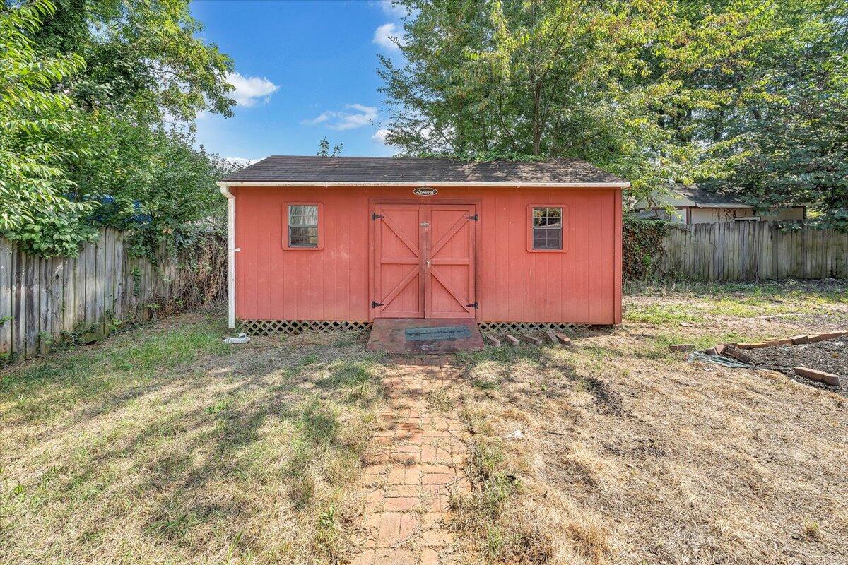 947 Estates Road Southeast Roanoke, VA 24014 - Photo 18 of 21 Shed with Electricity