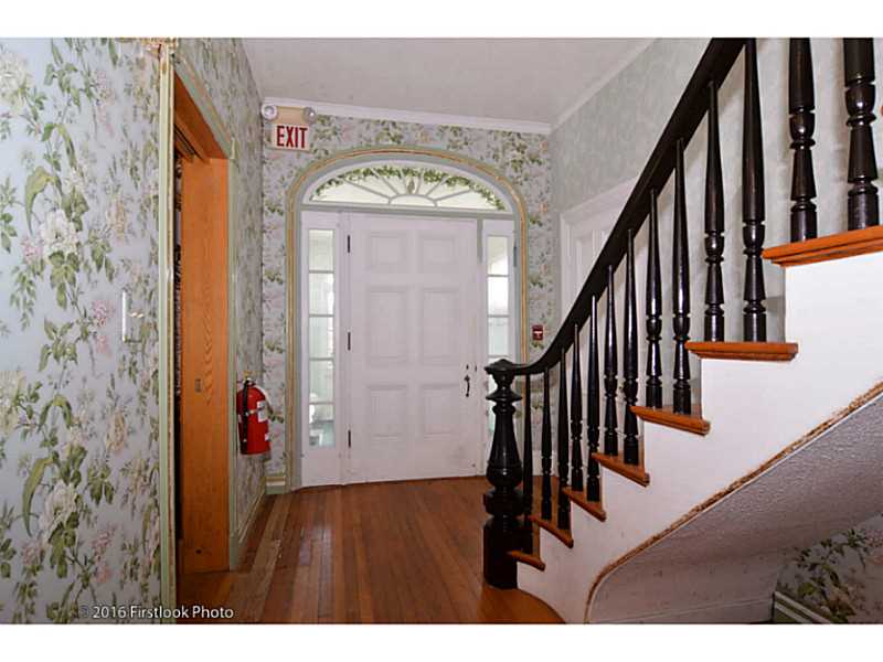 2753 Main Road Tiverton, RI 02878 - Photo 8 of 25 Entry.