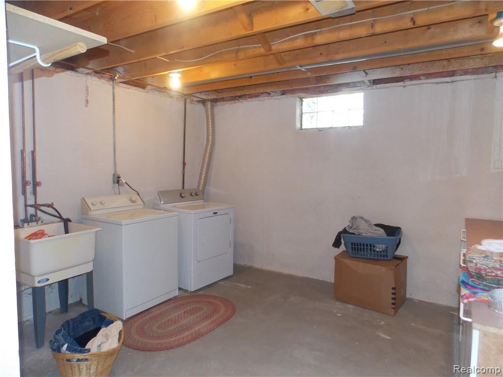 2808 Simpson Drive Rochester, MI 48309 - Photo 19 of 27 DSCN2830.JPG