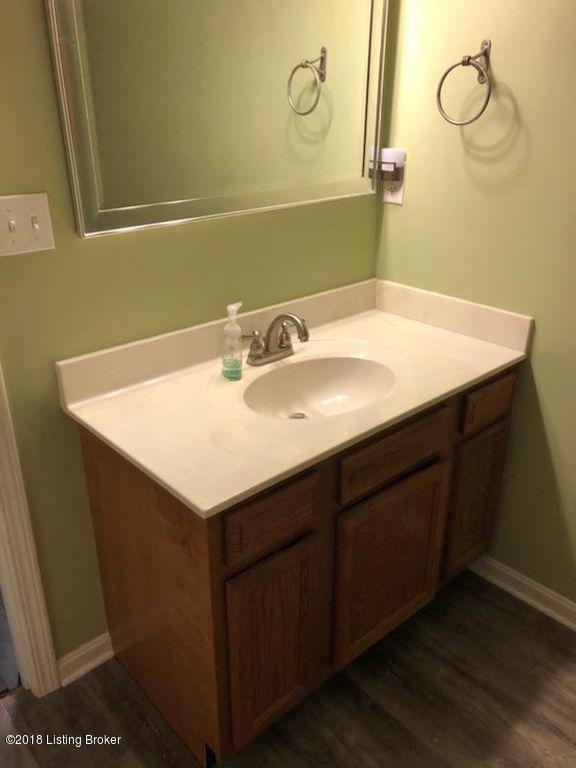 10001 Rimfire Road Louisville, KY 40291 - Photo 11 of 24 8