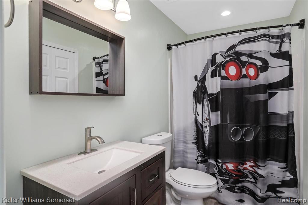 3253 Crooks Road Rochester Hills, MI 48309 - Photo 14 of 19