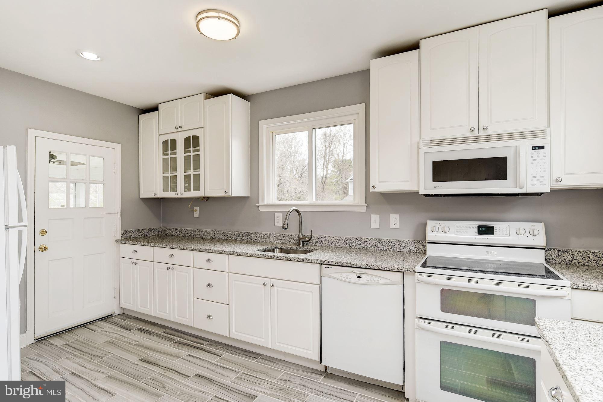 2916 Cub Hill Road Baltimore, MD 21234 - Photo 11 of 26 Kitchen
