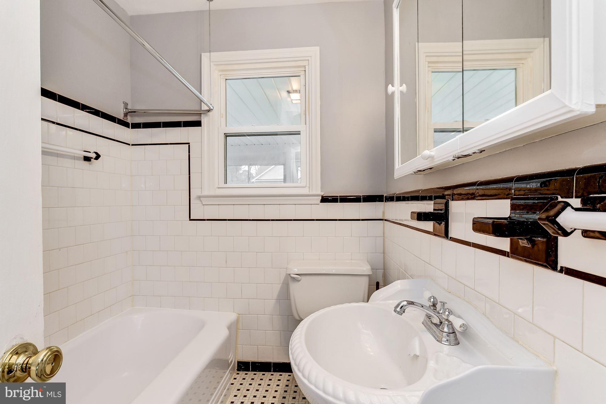 2916 Cub Hill Road Baltimore, MD 21234 - Photo 17 of 26 Bath