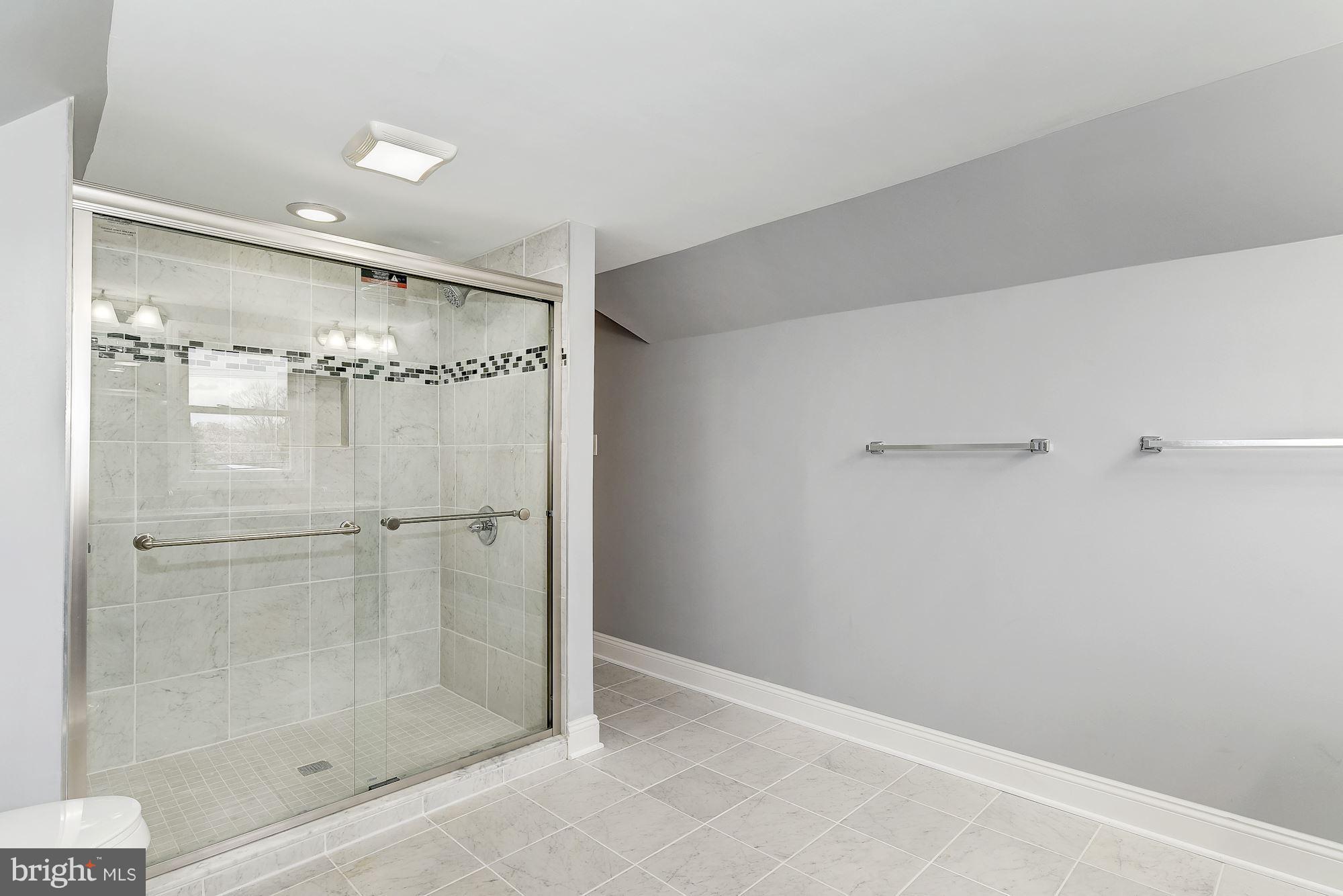2916 Cub Hill Road Baltimore, MD 21234 - Photo 23 of 26 Bath