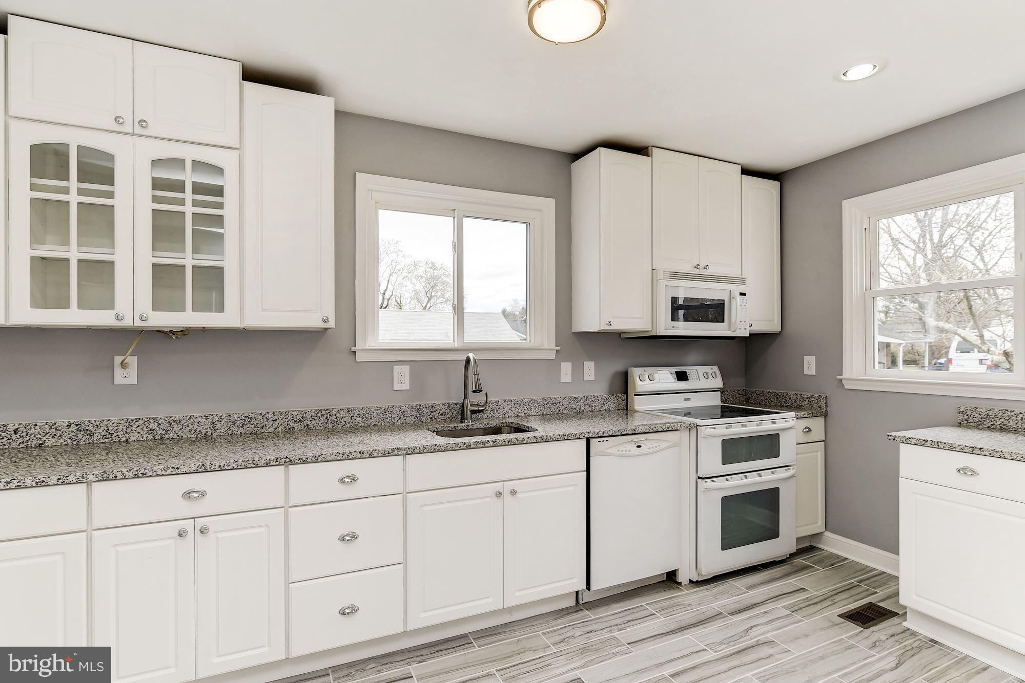 2916 Cub Hill Road Baltimore, MD 21234 - Photo 10 of 26 Kitchen