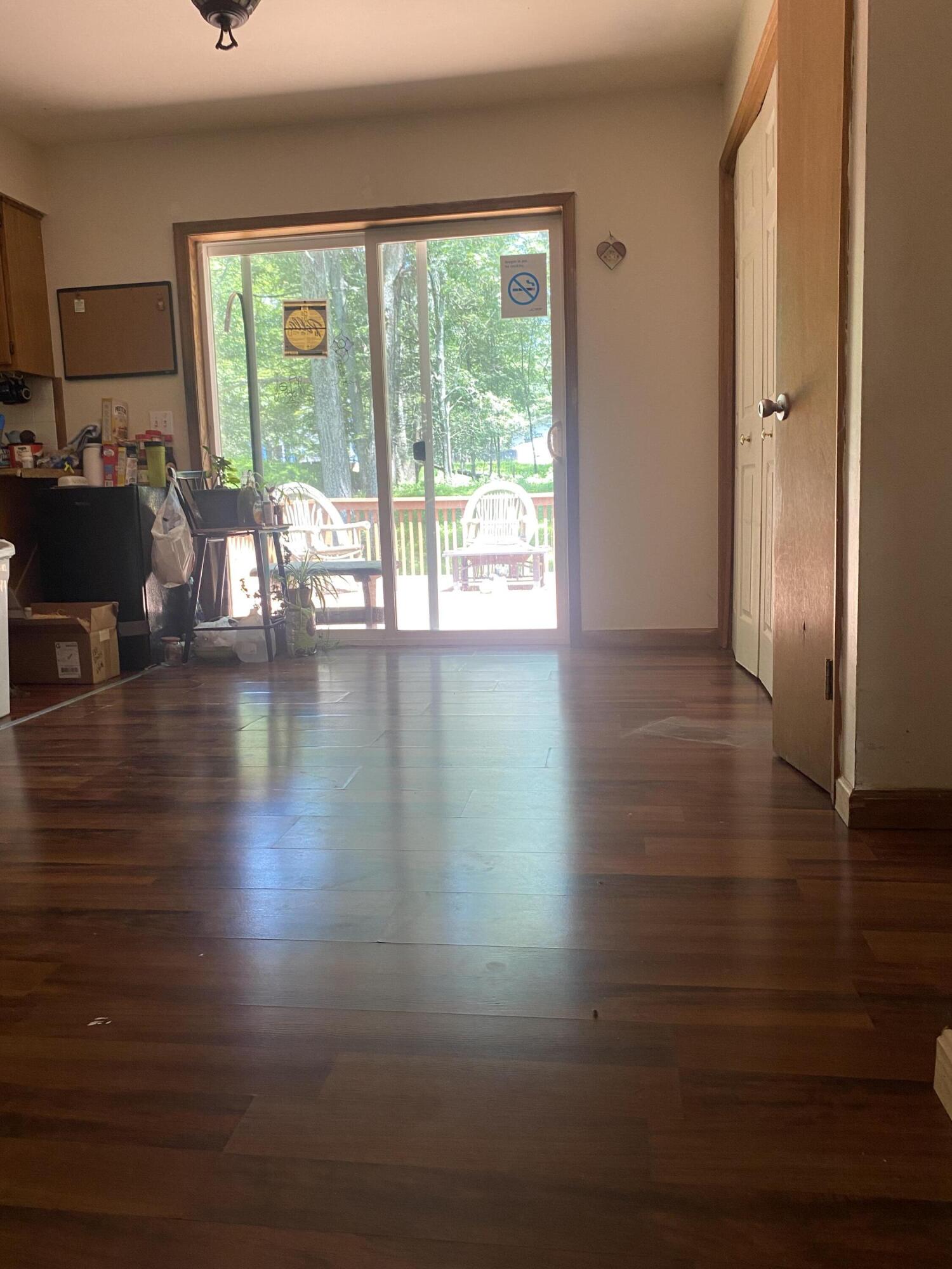 139 Davis Circle Bushkill, PA 18324 - Photo 11 of 23 dining area