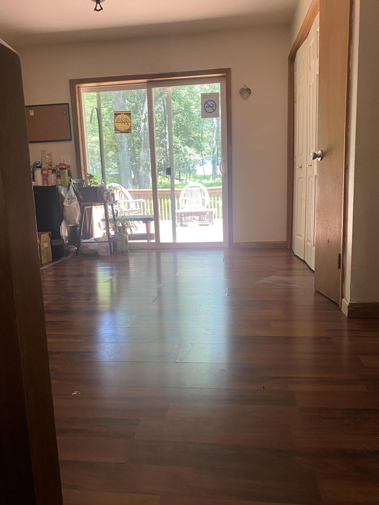 139 Davis Circle Bushkill, PA 18324 - Photo 12 of 23 dining area