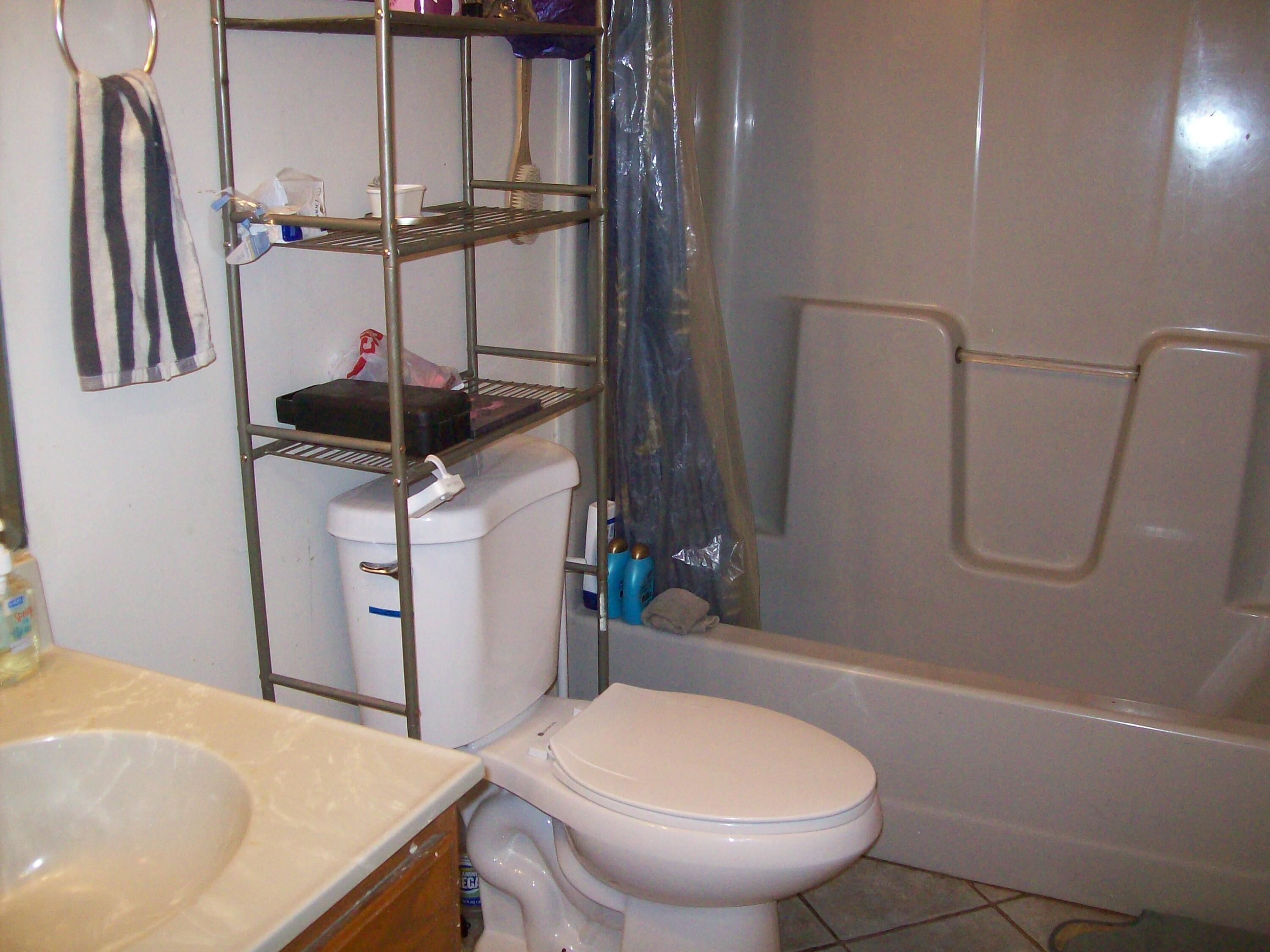 139 Davis Circle Bushkill, PA 18324 - Photo 19 of 23 full bath