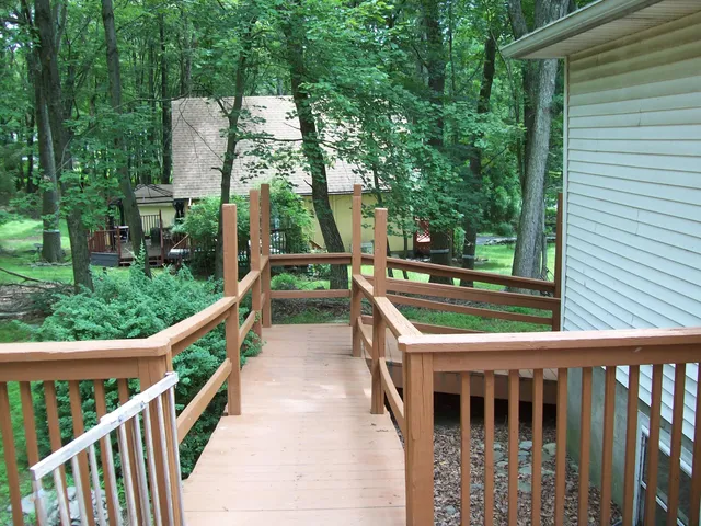 $238,500 | 139 Davis Circle, Bushkill, PA 18324