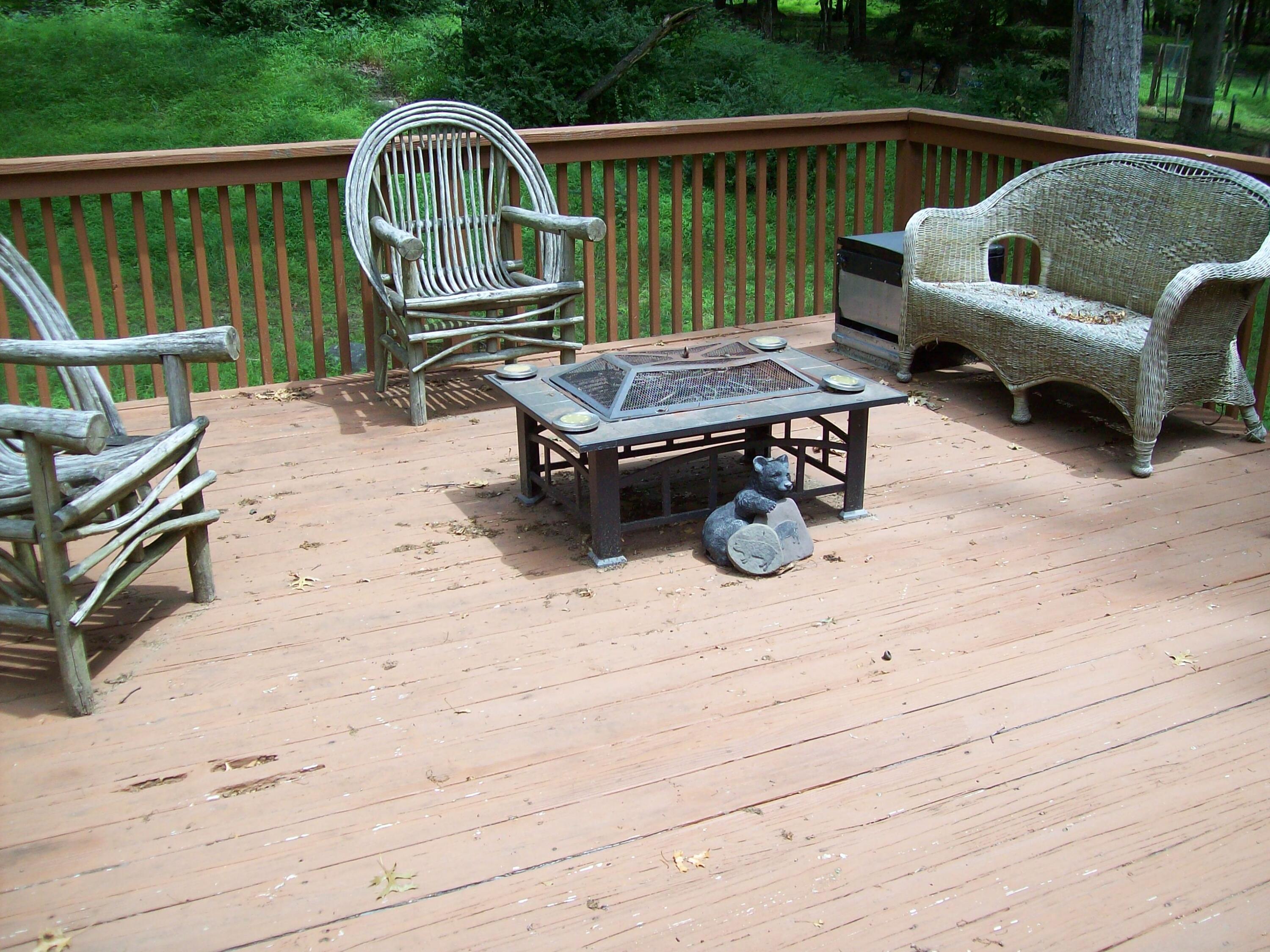 139 Davis Circle Bushkill, PA 18324 - Photo 5 of 23 back deck