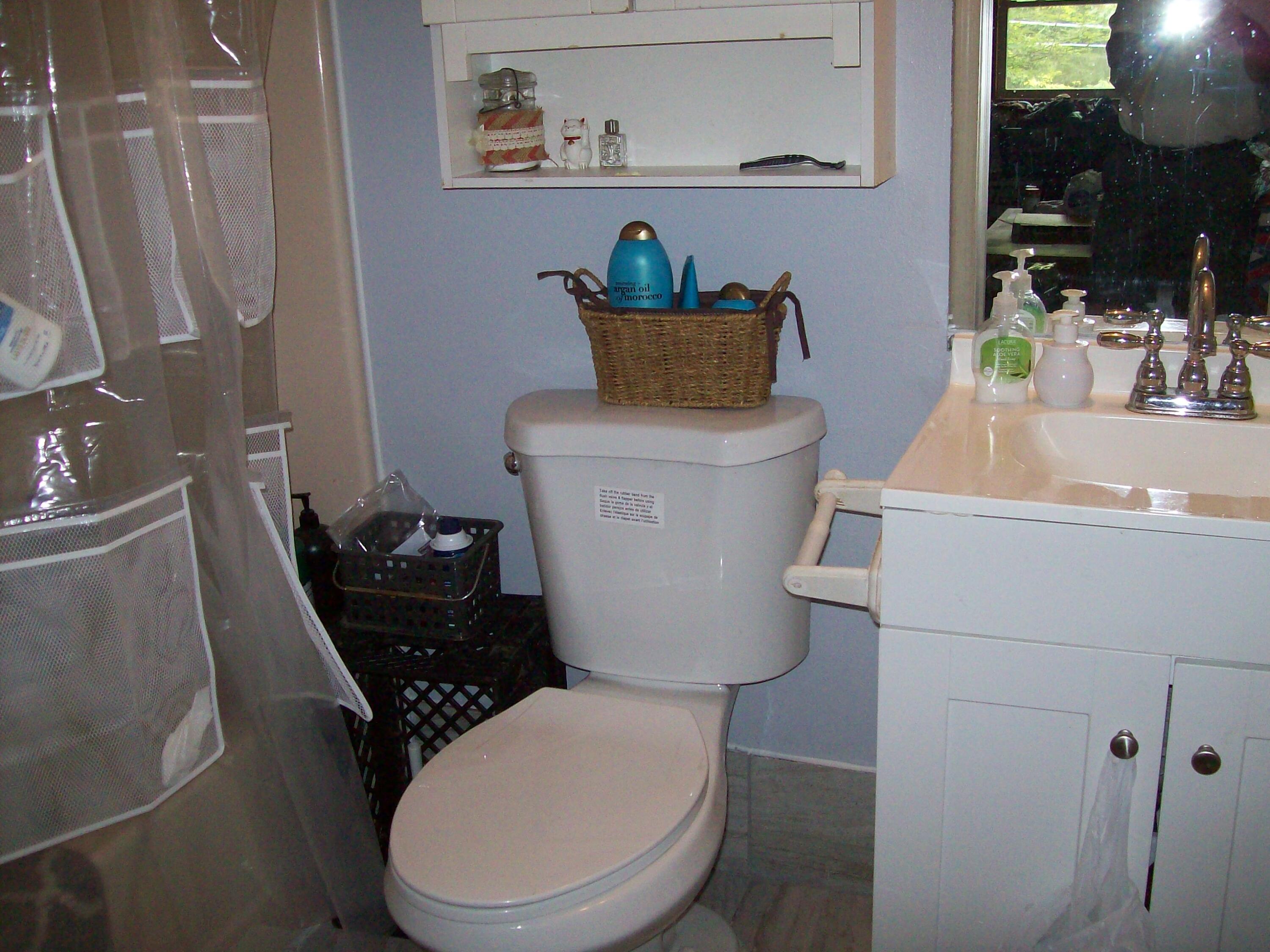 139 Davis Circle Bushkill, PA 18324 - Photo 10 of 23 master bath